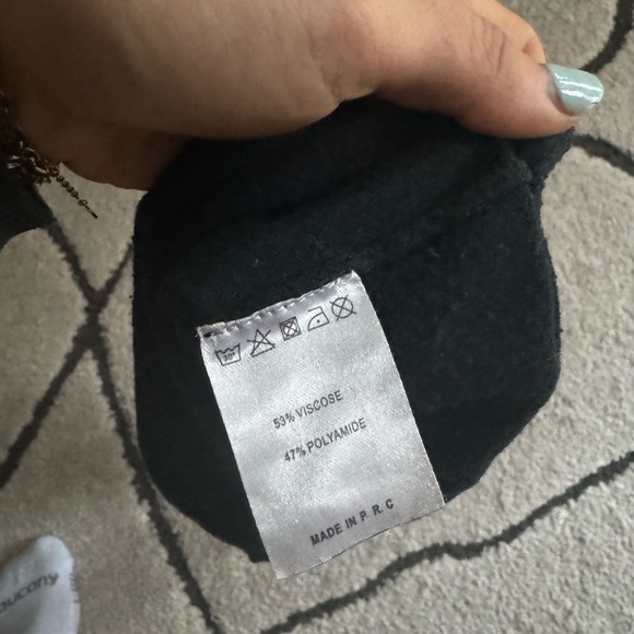 Brandy Melville Turtleneck Sleeveless Top - Picture 4 of 7